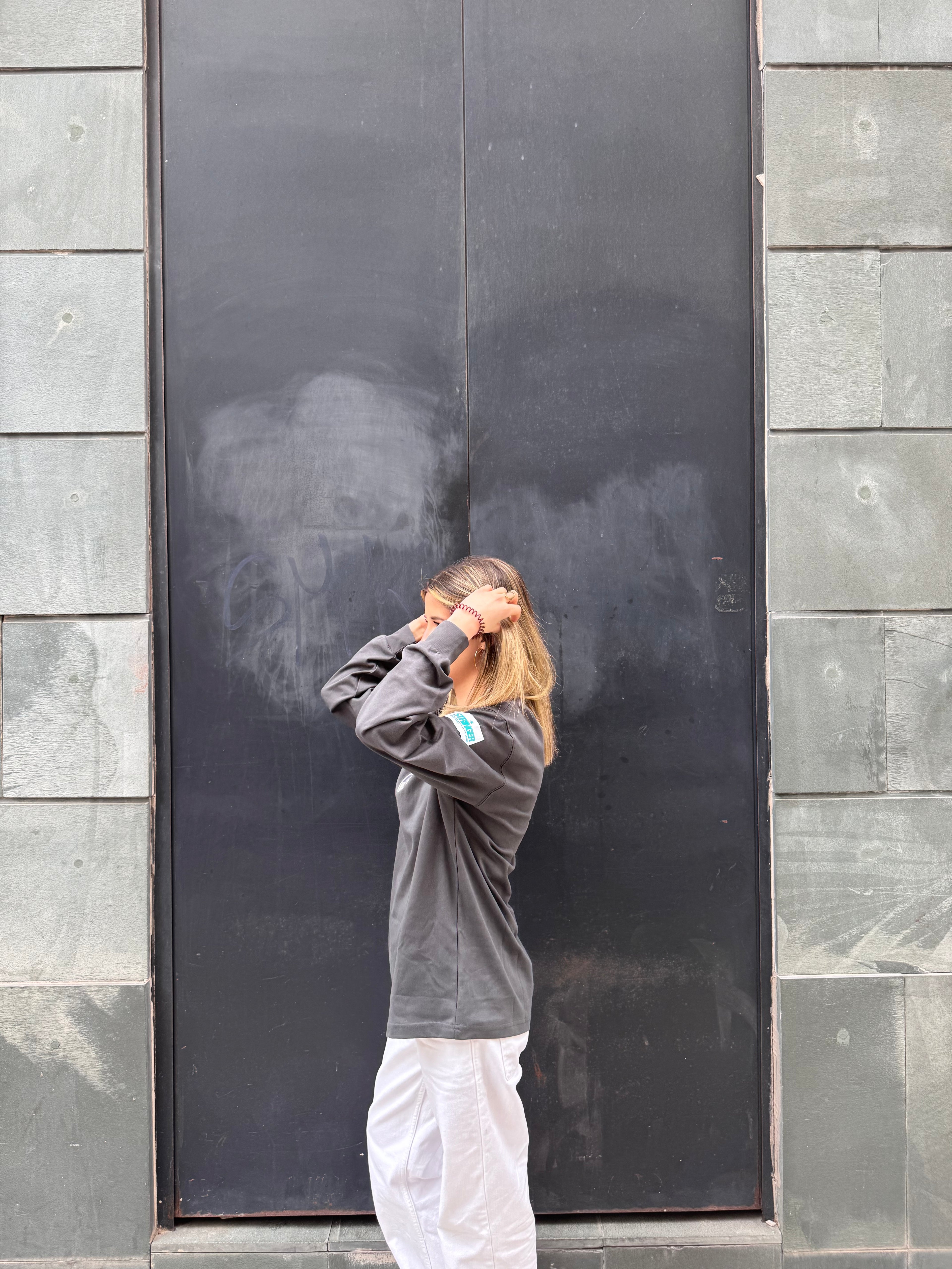 BLACK LONG-SLEEVE